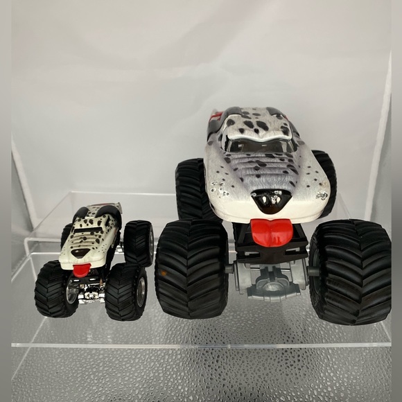 “Monster Mutt” Monster Jam Trucks- Large & Small (Set of 2) - Picture 3 of 5